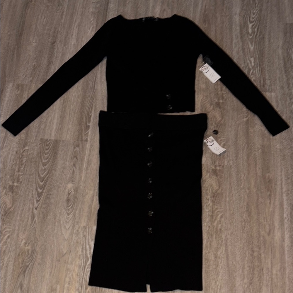 Black sweater & skirt Set - Picture 2 of 5